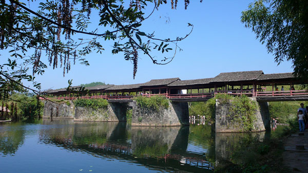 【標(biāo)準(zhǔn)】廬山、婺源、三清山、景德鎮(zhèn)、南昌、井岡山雙臥八天團(tuán)