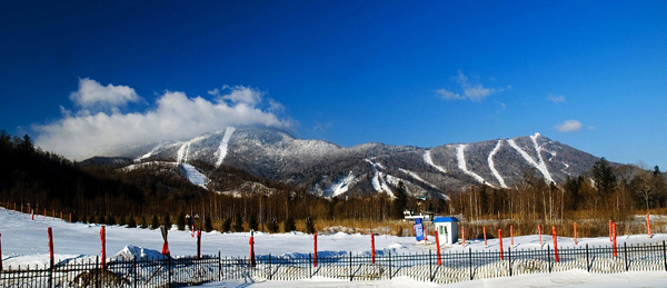 吉林霧凇.朝鮮民俗村.長(zhǎng)白山溫泉、魔 界、萬達(dá)滑雪雙飛五日游--B1